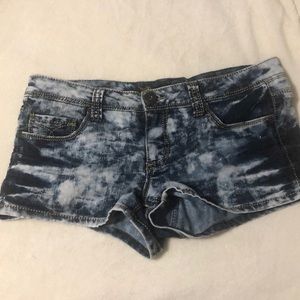 Lightly worn shorts !